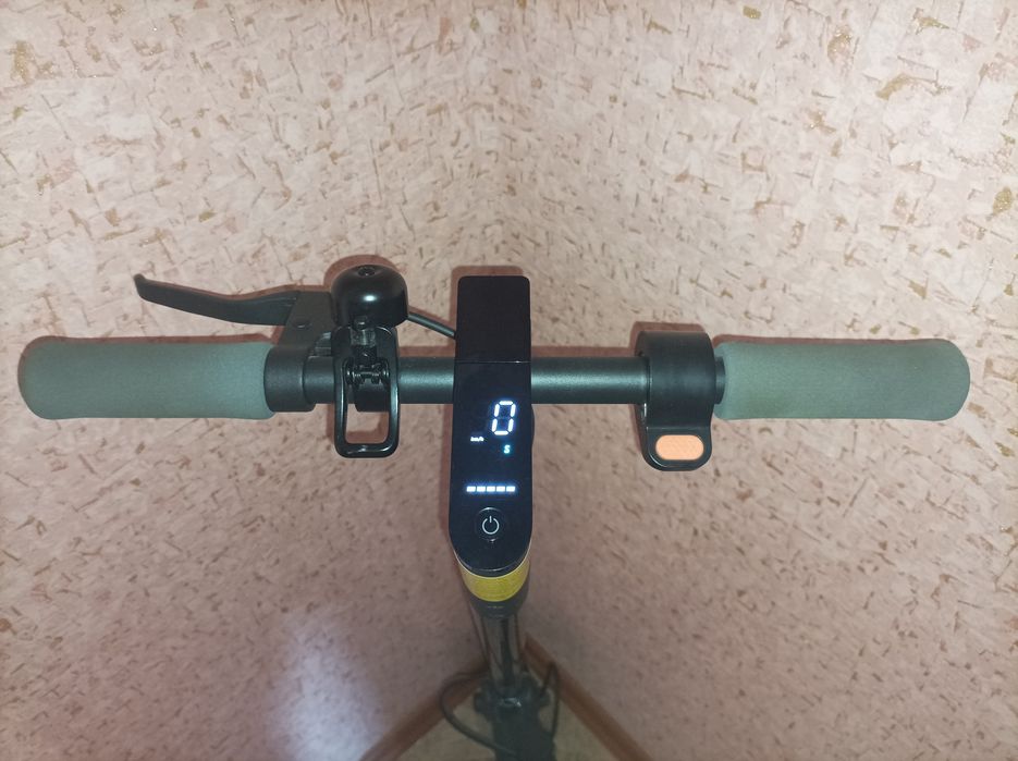 Електросамокат Xiaomi Mi Electric Scooter Essential Black