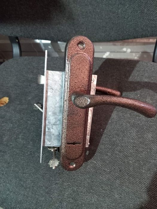 Замок врезной 3х регельный