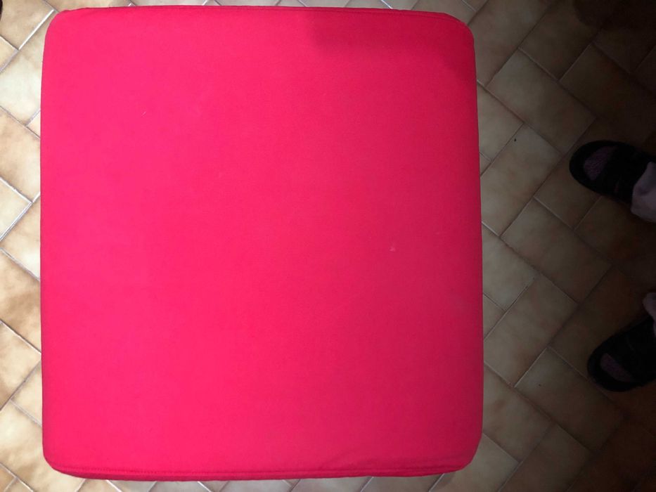 Pufe IKEA Original – Conforto e Estilo! Usado, mas IMPECÁVEL!