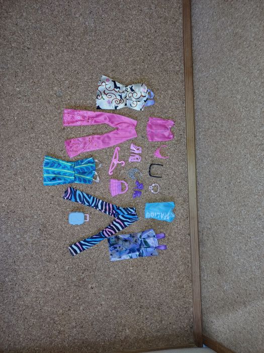 Barbie roupa nova. Vários conjuntos disponíveis