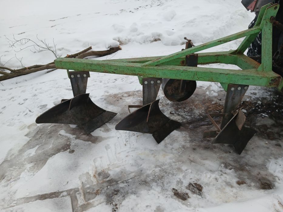 Продам плуг 3-35 стан ідеальний..