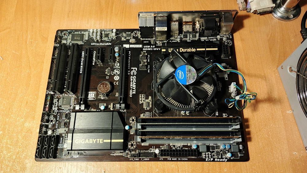 Gigabyte GA-H87-HD3(s1150)+Xeon E3 1220 v3+16Gb+Cooler (Уценка-читать)