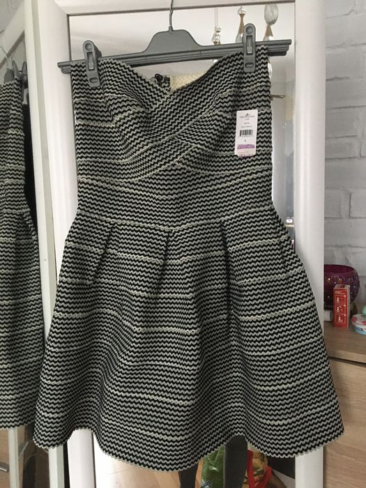 Sukienka nowa rozkloszowana L 40