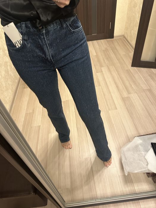 Джинсы  в стразах zara