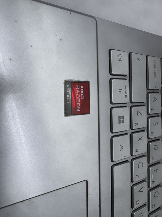Asus Vivobook Go 15 E1504FA AMD Ryzen 5 16 GB / 512 GB SSD