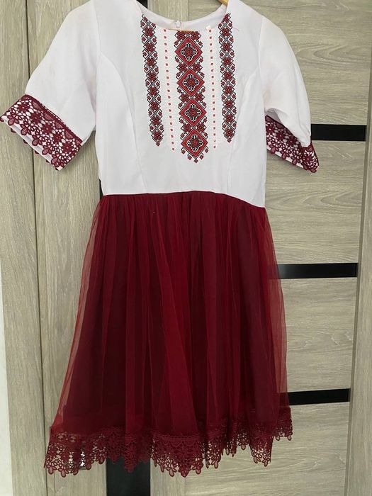 Продам вишите плаття