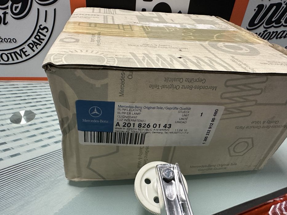 Pisca direito original Mercedes W201 190 (novo!)