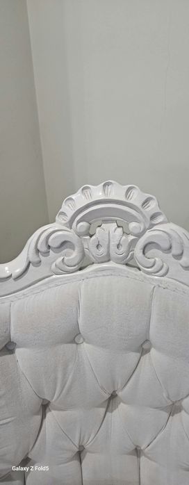 Conjunto de poltronas em madeira robustas