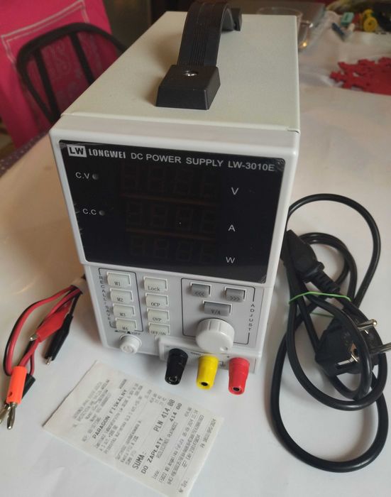 Zasilacz laboratoryjny programowalny LW-3010E.