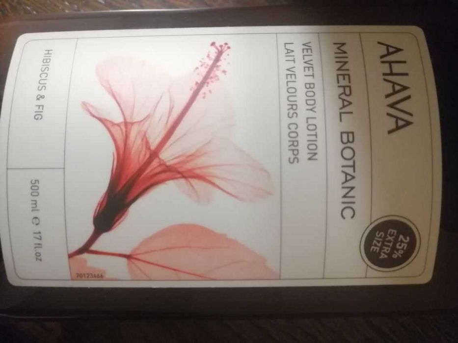Mineral Botanic Velvet Body Lotion - Hibiscus and Fig emulsja do ciała