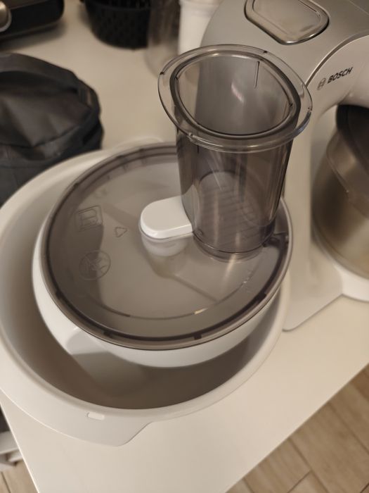 Robot kuchenny wraz z akcesoriami - Bosch MUM58234