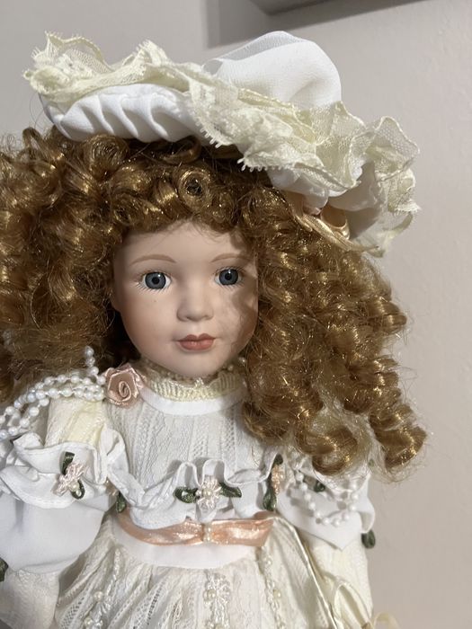 Lalka porcelanowa
