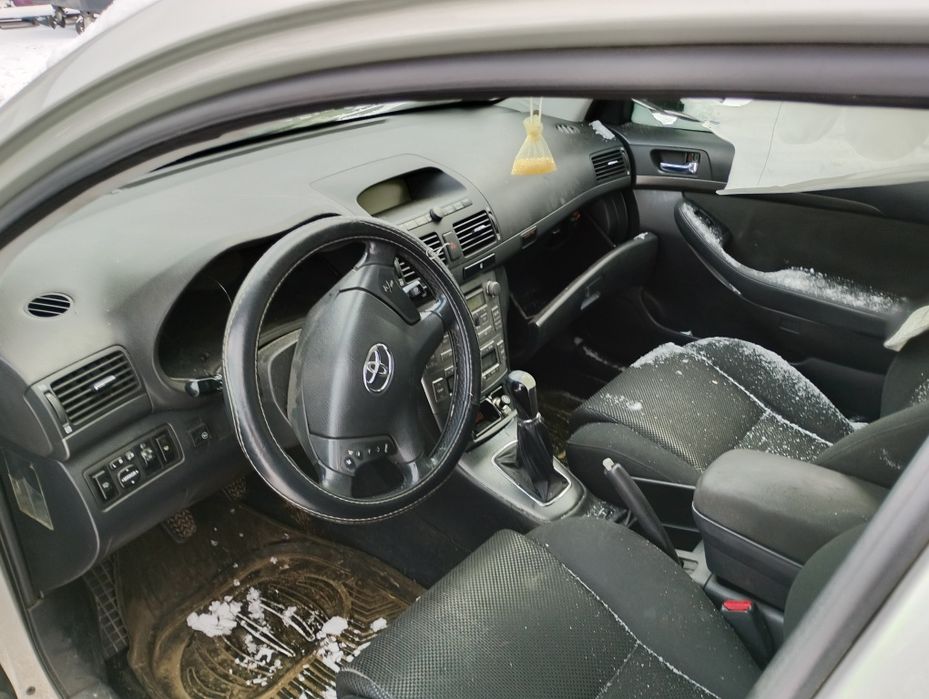 Toyota Avensis, 2003r, 1.8 Pb - na części.