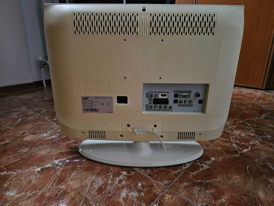 Телевизор Samsung LE22A454C1