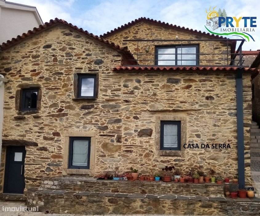 Moradia de tipologia T2 situada em Castanheira de Pêra