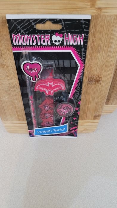 Zestaw przyborów szkolnych Monster High, Violetta