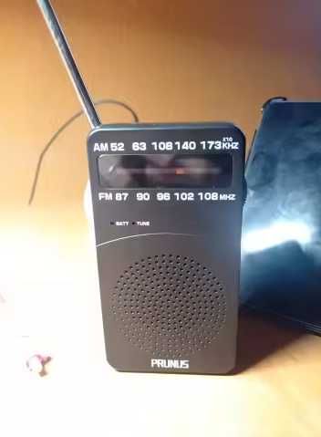 Радио на 2 батарейках типа АА