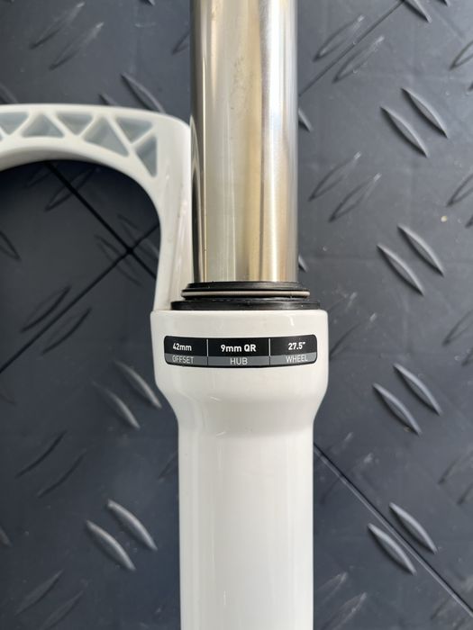 Suspensão rockshox xc30 26/27.5 novo