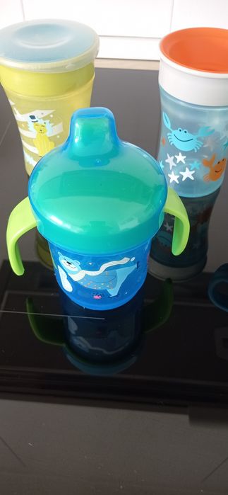 Copos de água de bebé