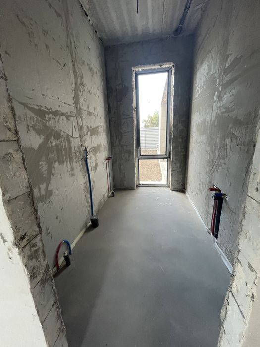 Продам дом с  выходом на Днепр Вишенки. Рядом осокорки золоче