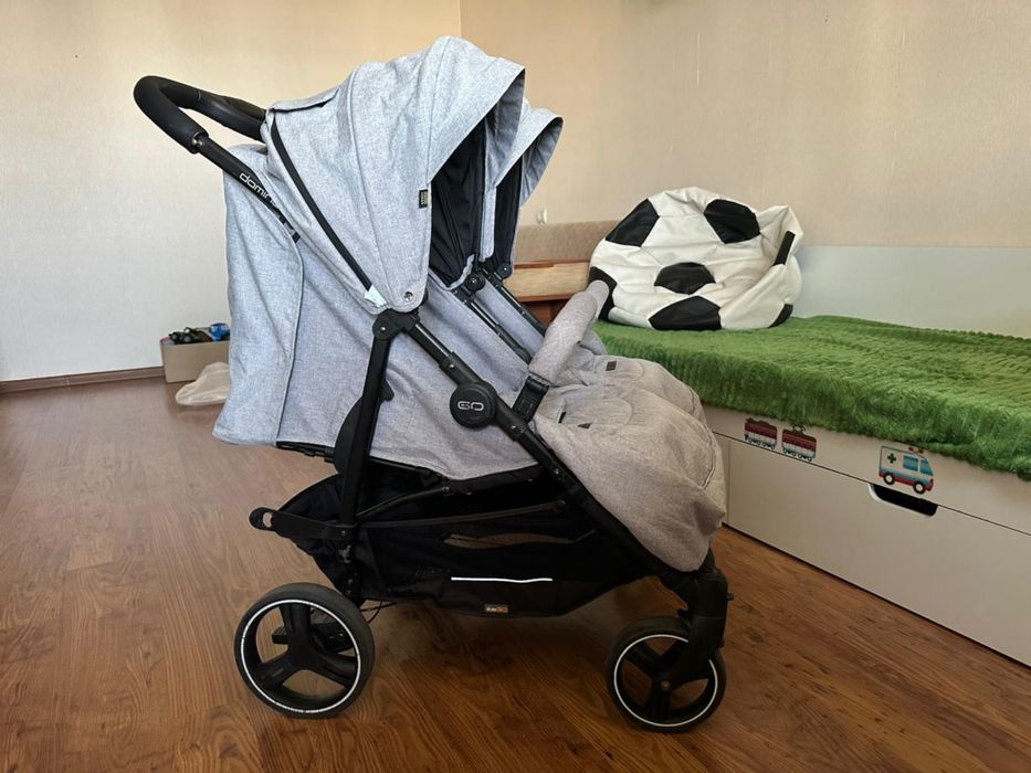 Дитяча коляска для двійні EasyGo