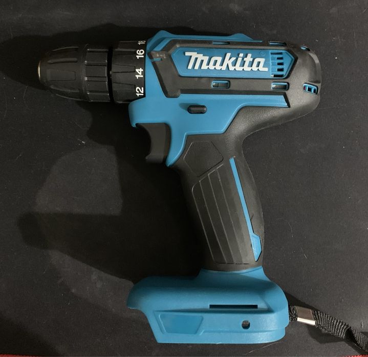 Шуруповерт Makita.