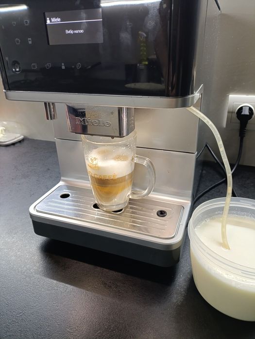 Продам кавомашину Miele CM63