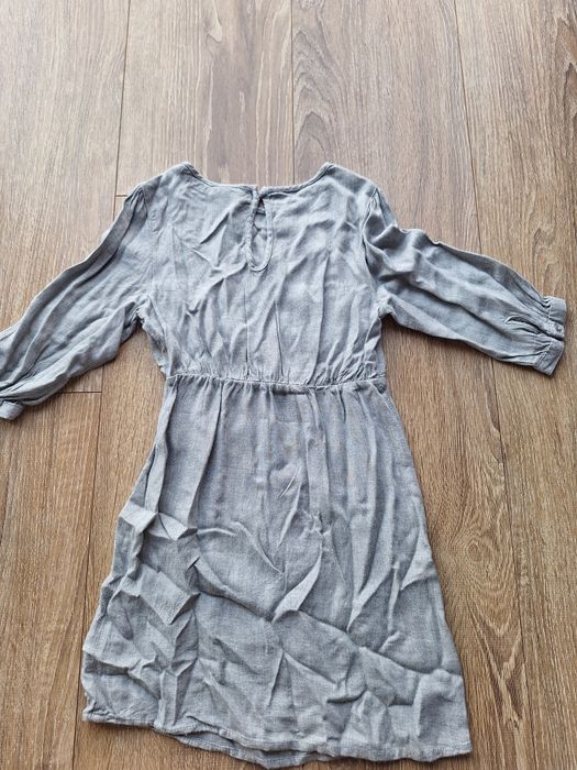 Elegancka sukienka z haftem z wiskozy rozm.110/116