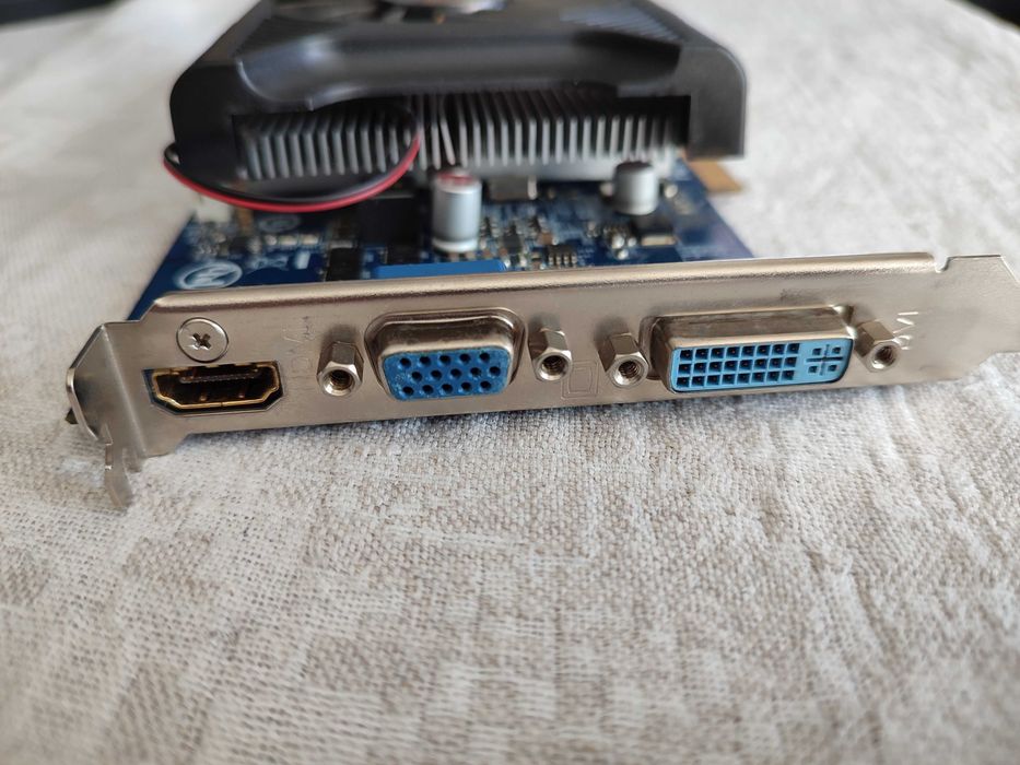 Karta graficzna GIGABYTE GV-R465D2-1GI 1GB AGP + Gratis.