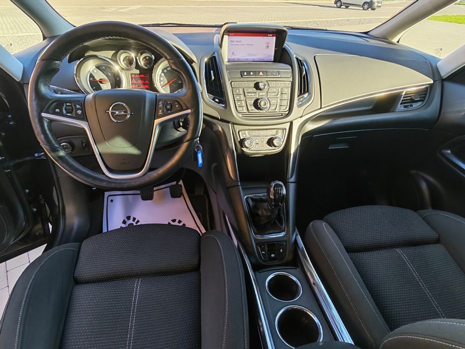 Opel Zafira 2.0_navi_led_xenon_alu_7 os. _kamera_z Niemiec