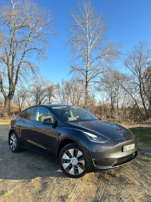Продам авто TESLA model Y 2024