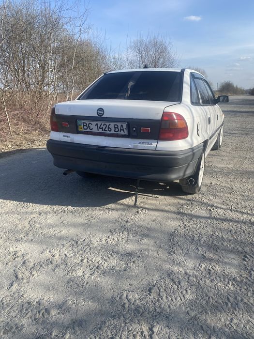Продається опель астра D 1992 року