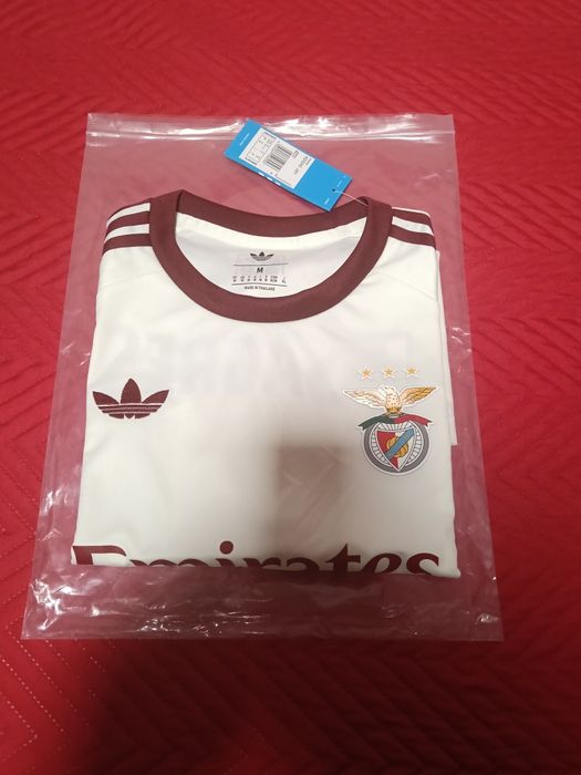 Camisola  Benfica vitoria de Guimarães Suiça