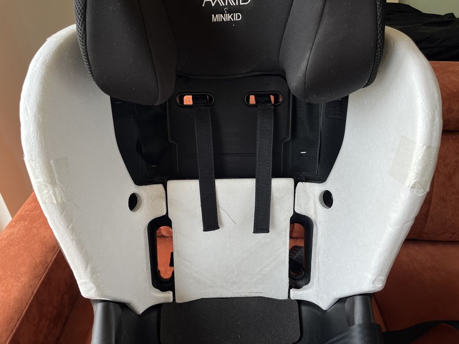 Fotelik Axkid Minikid (9-25kg)