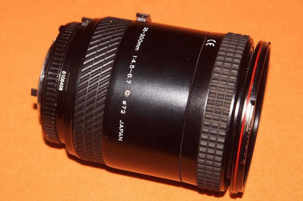Tokina AF 35-300 f/4.5-6.7 для Nikon