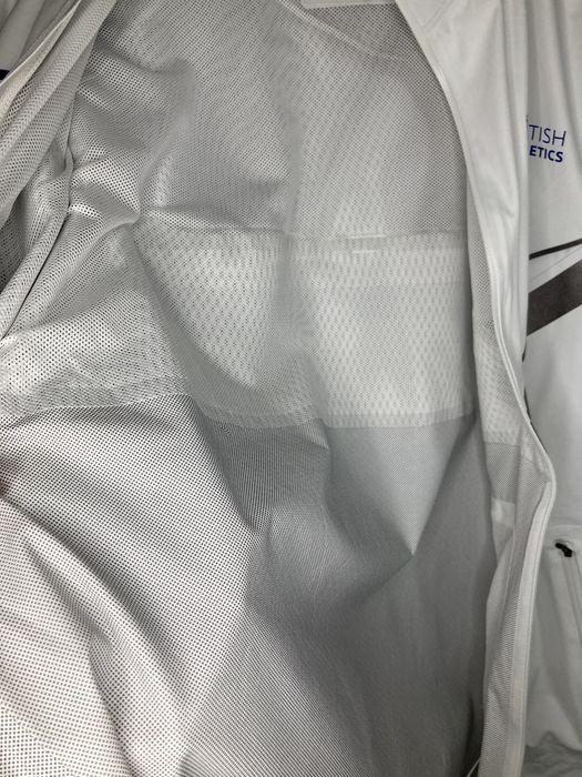 Водонепроникна куртка-вітровка nike