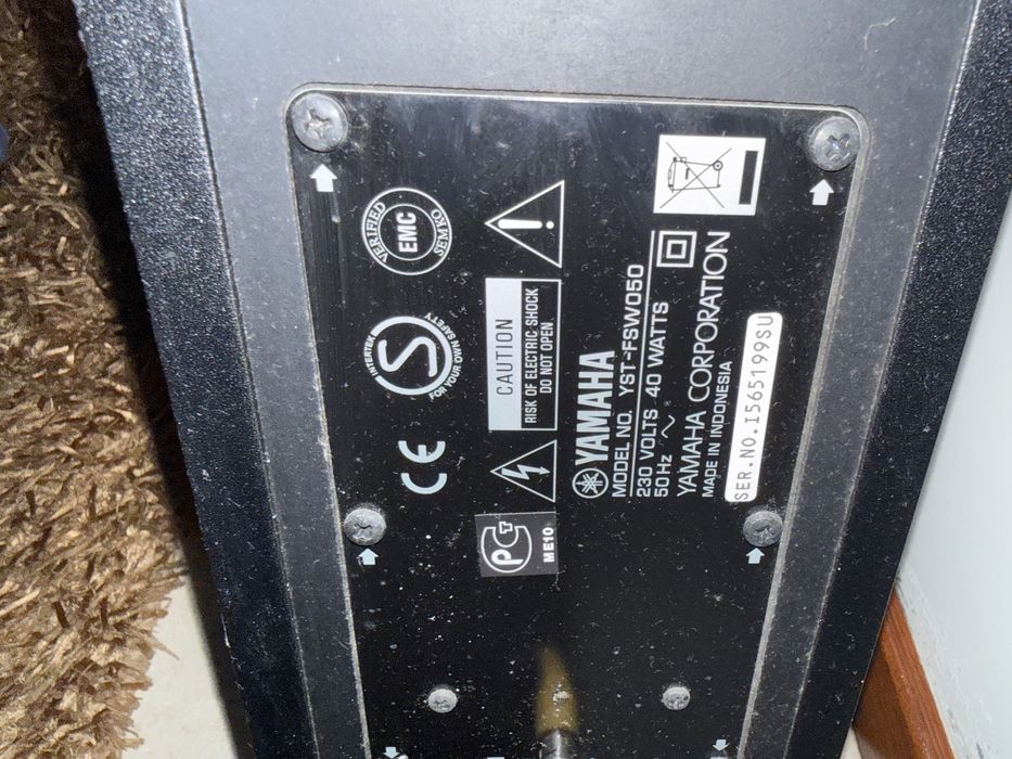 Subwoofer Yamaha YST-FSW050 + 4 colunas Jamo A410