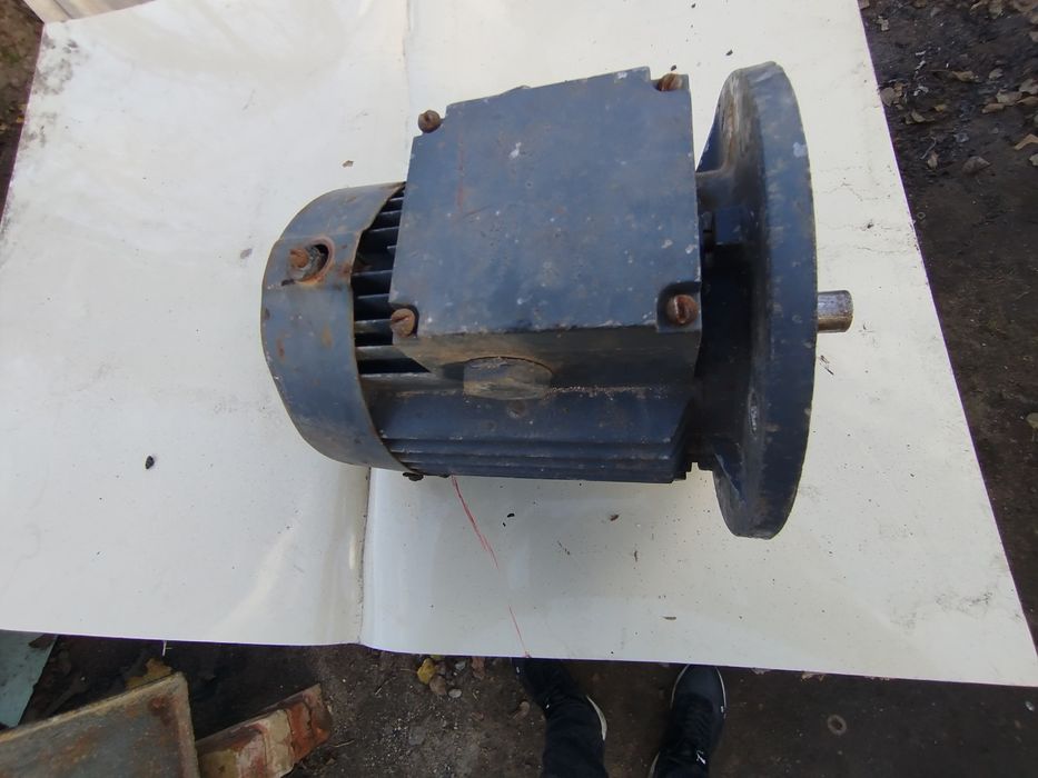 Электро двигатель 1.5 кв