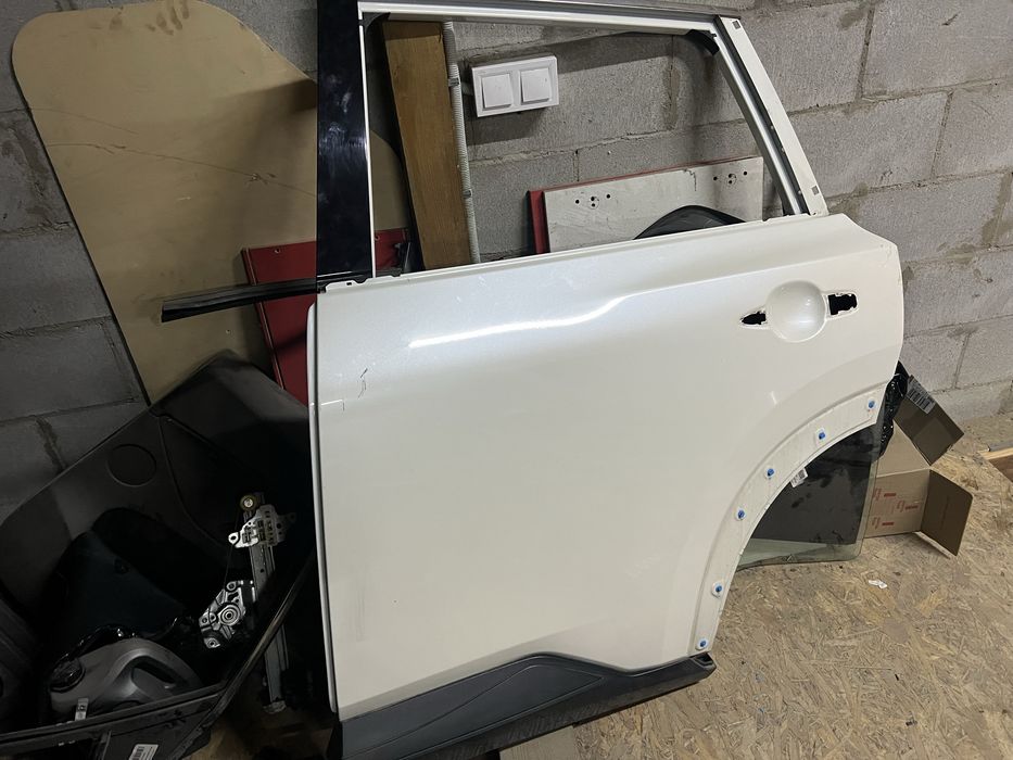 Задні ліві двері Nissan Rogue t33