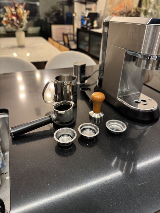 Delonghi Dedica + acessorios