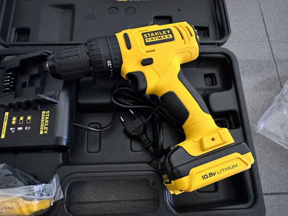 Berbequim Aparafusadora com Percussão Stanley Fatmax FMC021S2-QW 10.8V Novo em Caixa c/Fatura Garantia