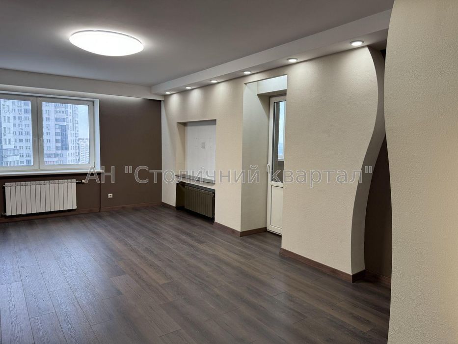 Позняки ЖК Діадема вулиця Срібнокільська 2а