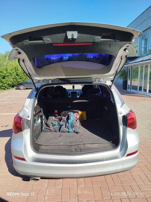 Продаю Opel Astra Sports 2011