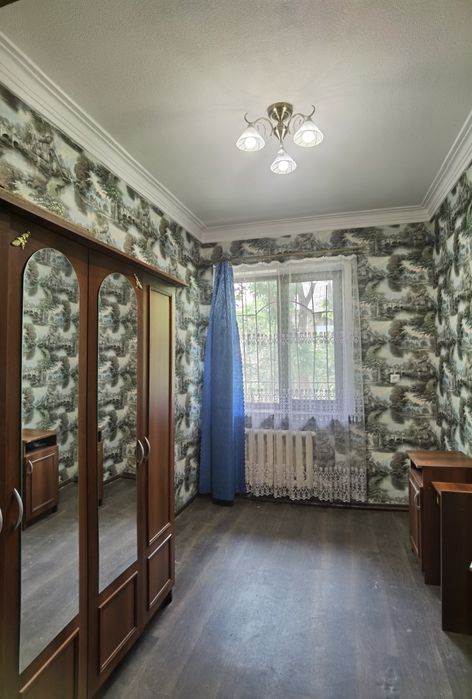 Продам 2к сталинку на улице Кутузова