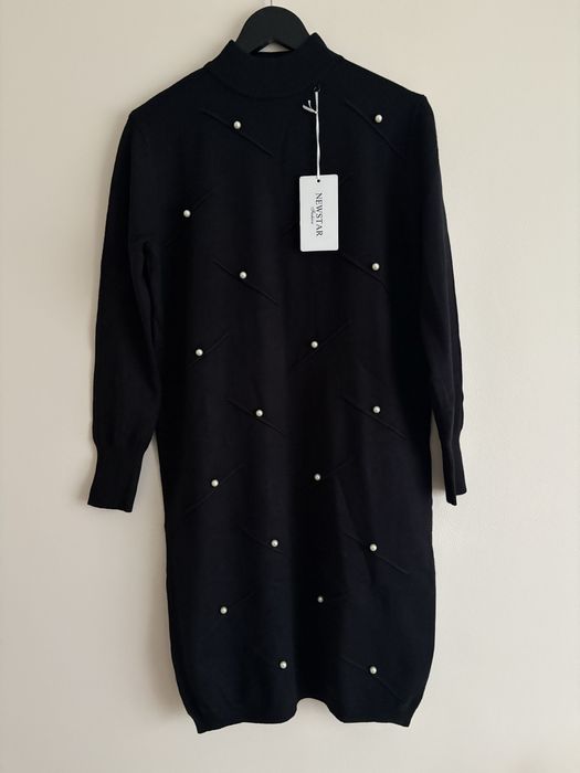 Sukienka swetrowa z perełkami