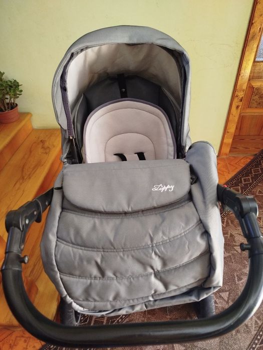 Коляска Zippy Classic 3в1 — хороший стан, повний комплект
