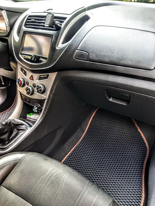 CHEVROLET Tpeker 2014