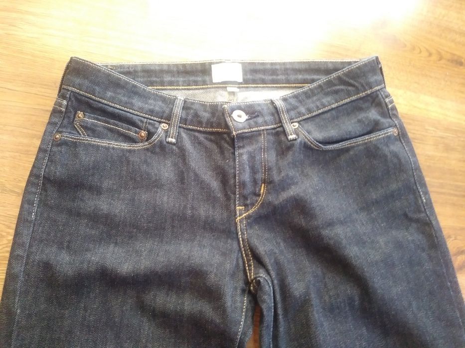 Spodnie levis roz 28