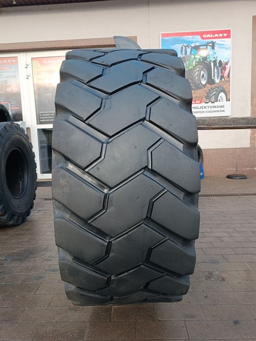 400/70R20  Firestone Utility Duraforce 405/70R20  16/70R20