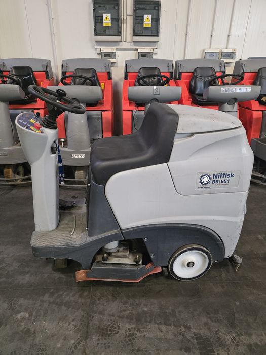 Szorowarka NILFISK BR 651